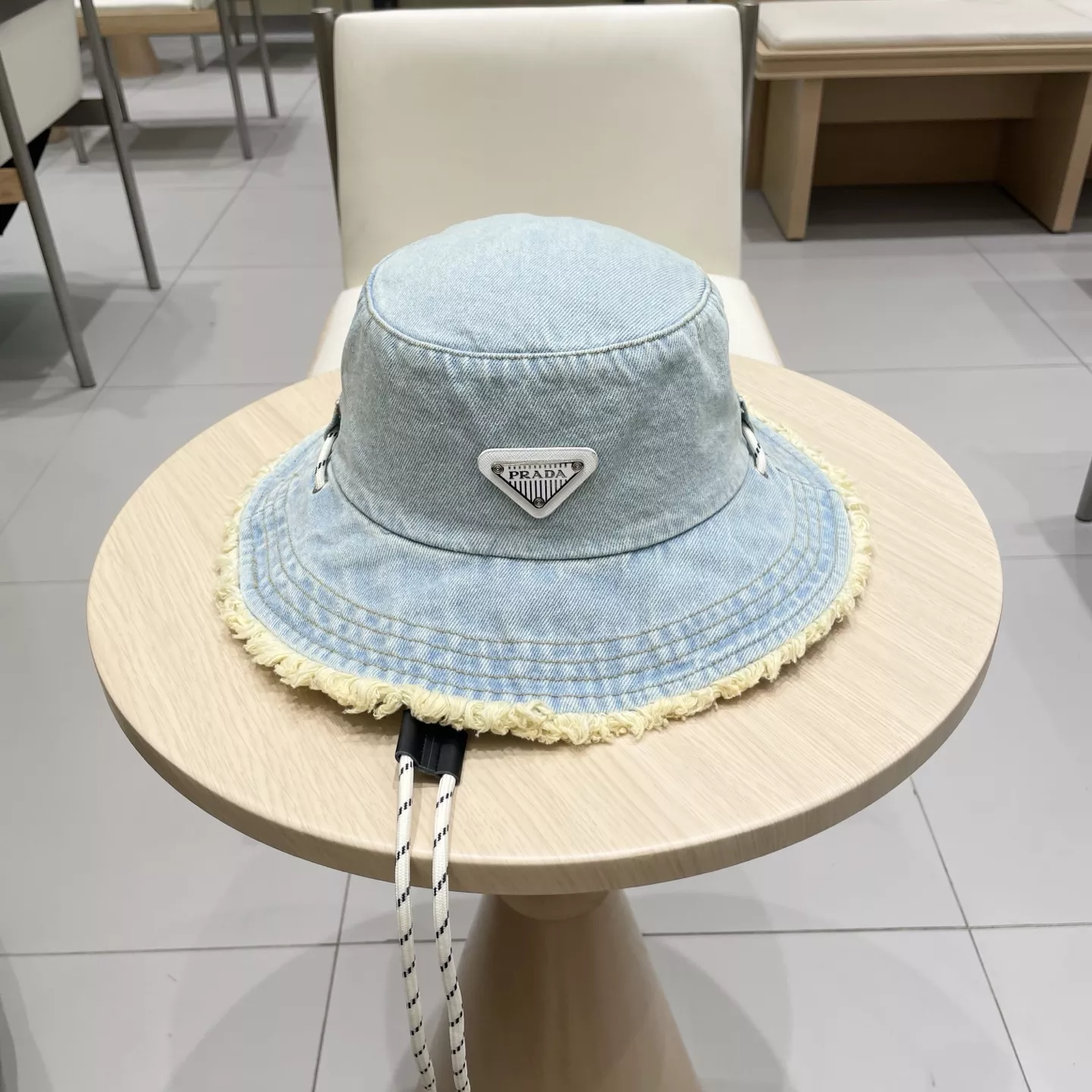 Functional 6808 Prada Caps