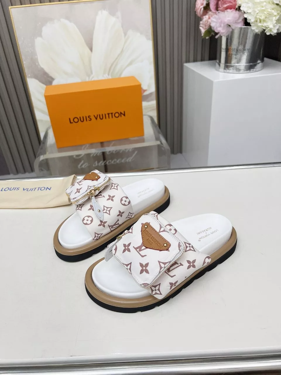 Functional 6984 Louis Vuitton Slippers For Women
