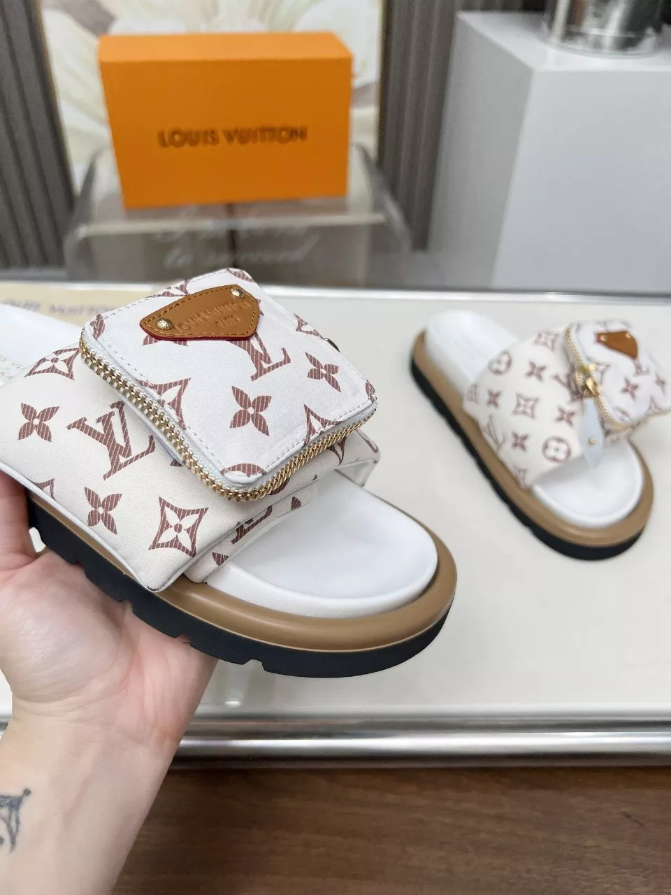 Functional 6984 Louis Vuitton Slippers For Women