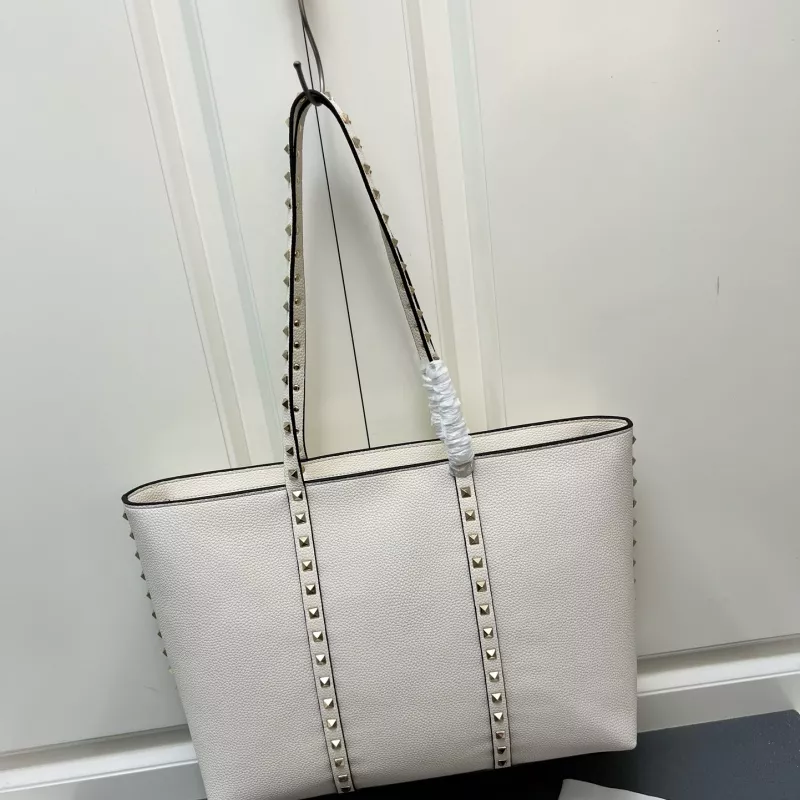 Functional 745 Valentino AAA Quality Shoulder Bags For Women