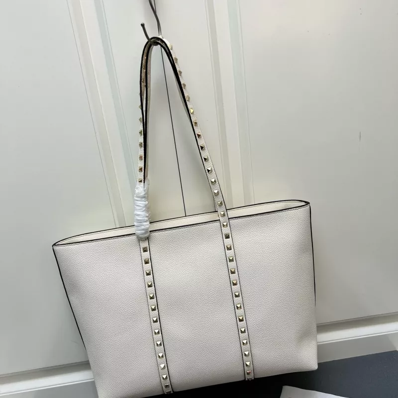 Functional 745 Valentino AAA Quality Shoulder Bags For Women