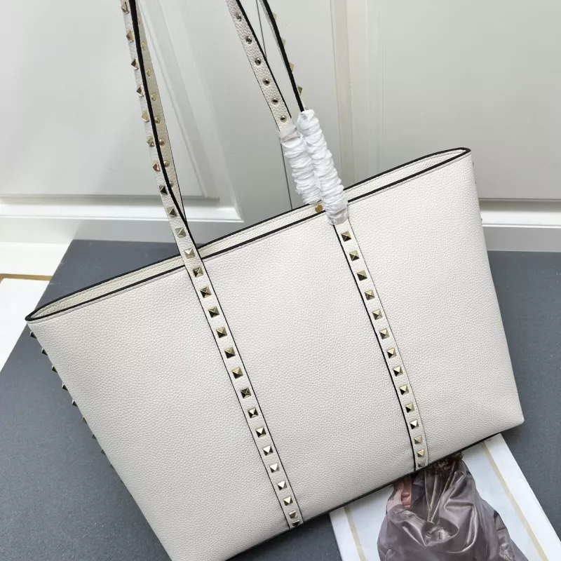 Functional 745 Valentino AAA Quality Shoulder Bags For Women