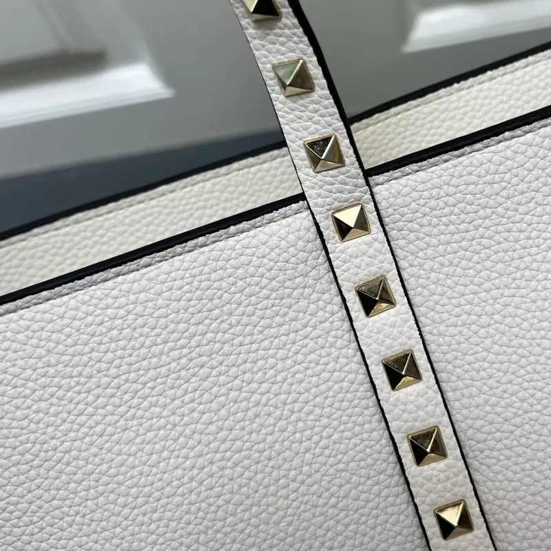 Functional 745 Valentino AAA Quality Shoulder Bags For Women