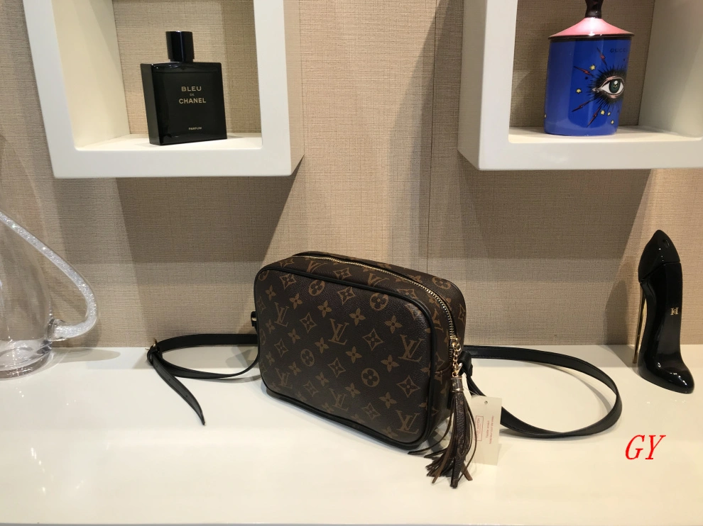 Functional 7456 Louis Vuitton LV Fashion Messenger Bags