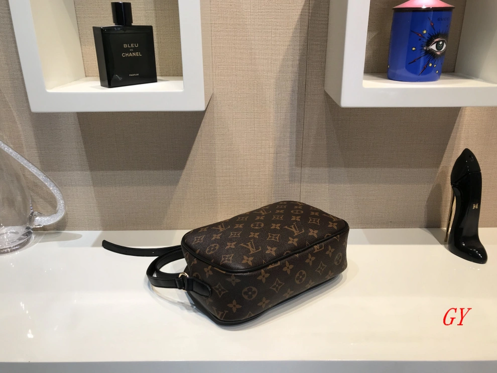Functional 7456 Louis Vuitton LV Fashion Messenger Bags