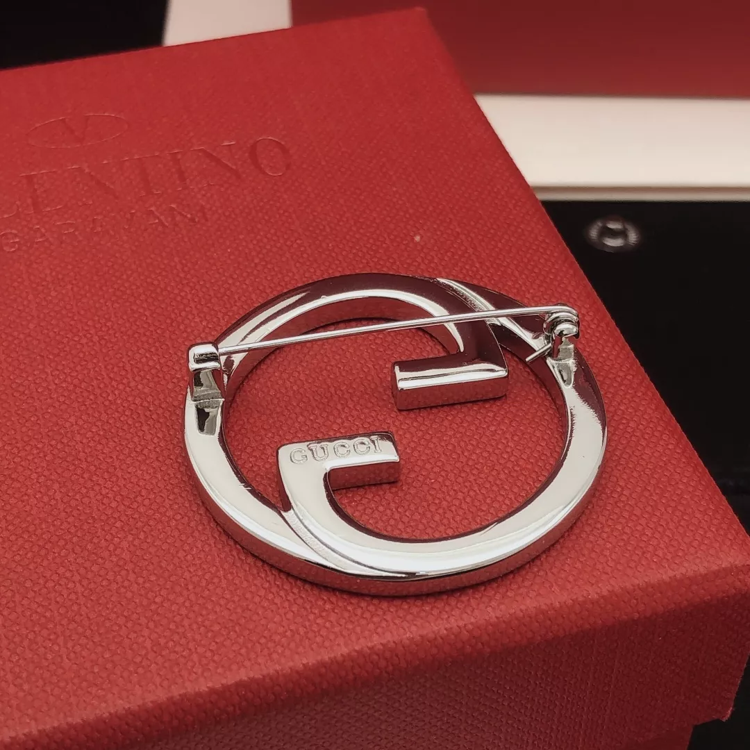 Functional 747 Gucci Brooches For Women