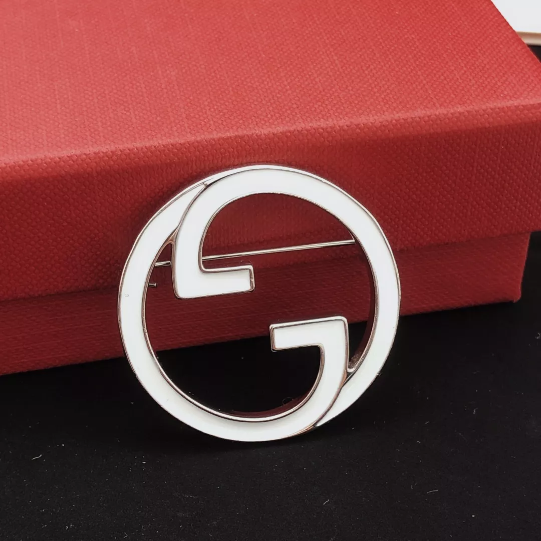Functional 747 Gucci Brooches For Women