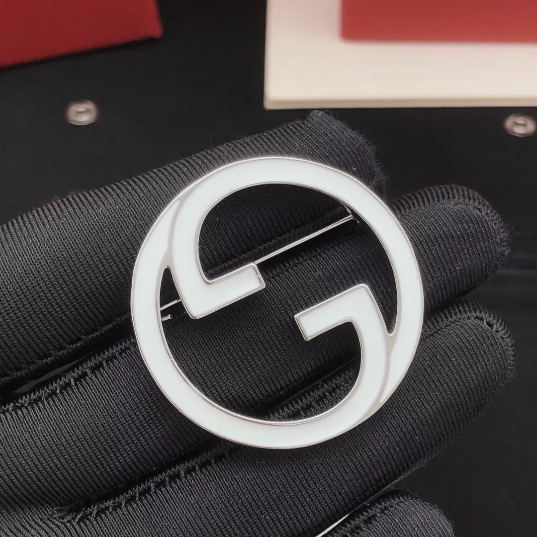 Functional 747 Gucci Brooches For Women