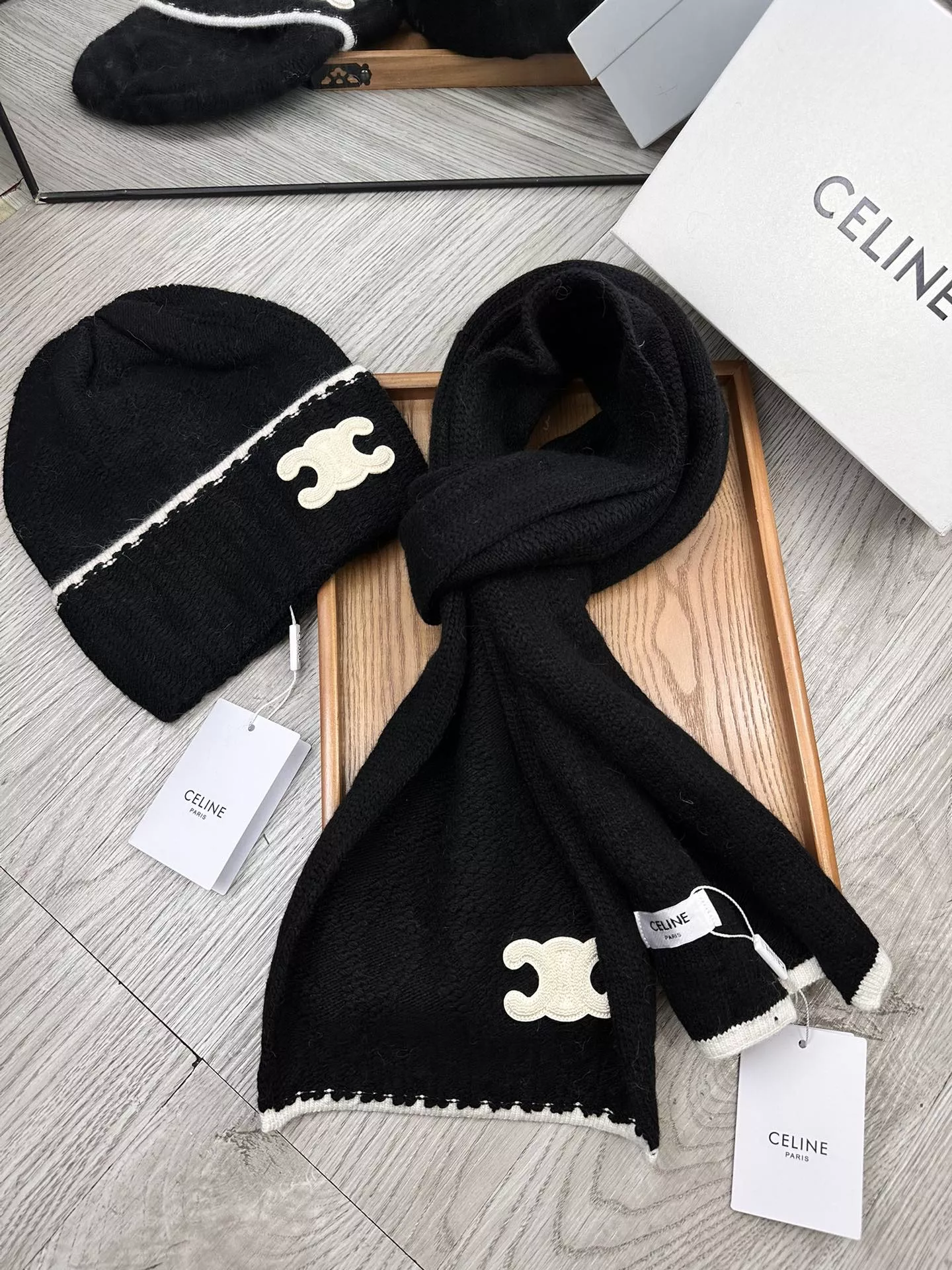Functional 7495 Celine Hat and Scarf Set