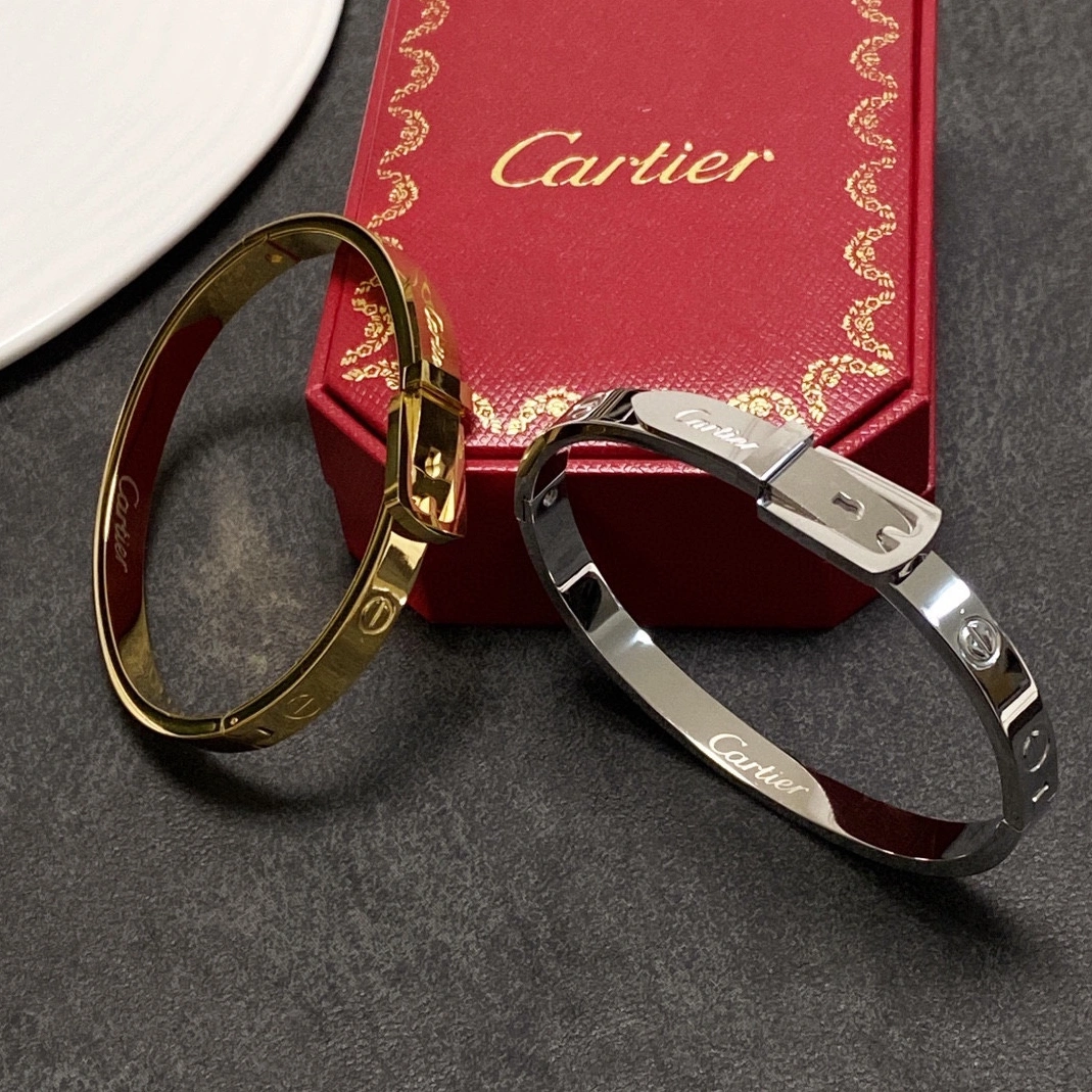 Functional 768 Cartier bracelets