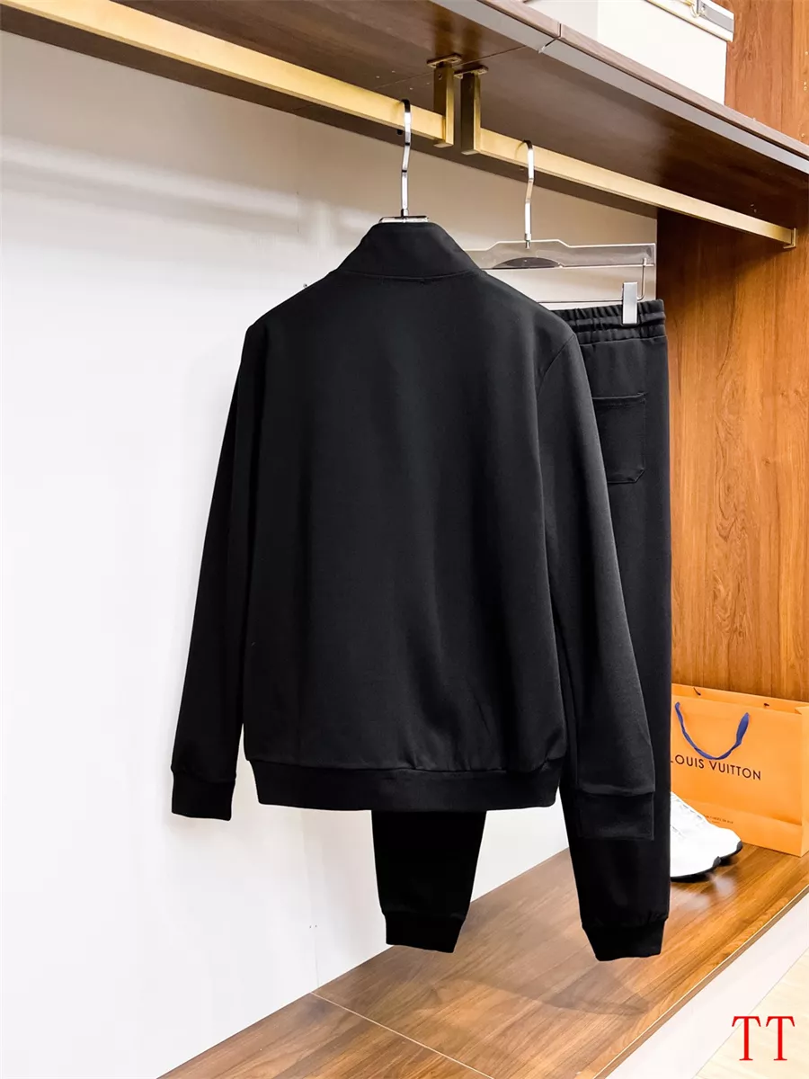 Functional 8013 Prada Tracksuits Long Sleeved For Men