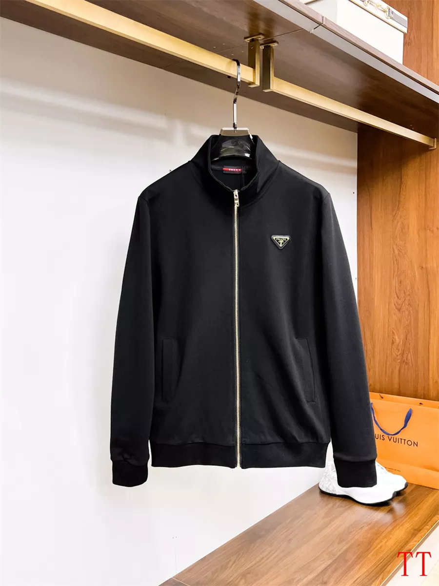 Functional 8013 Prada Tracksuits Long Sleeved For Men