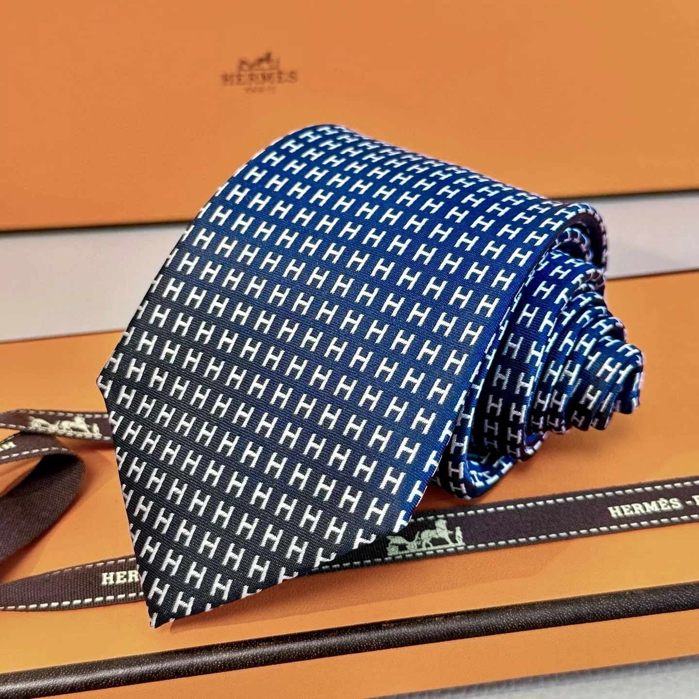 Functional 8066 Hermes Necktie