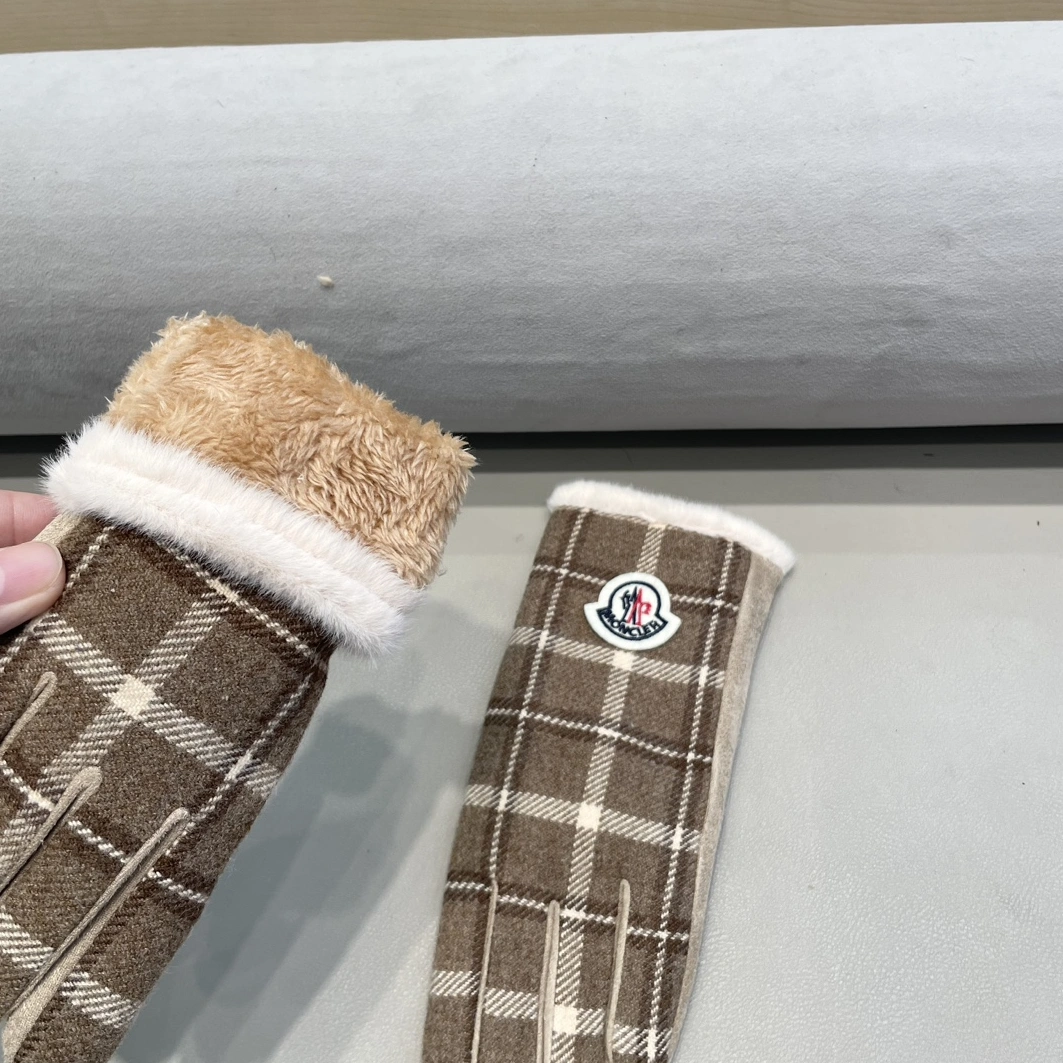 Functional 8102 Moncler Gloves