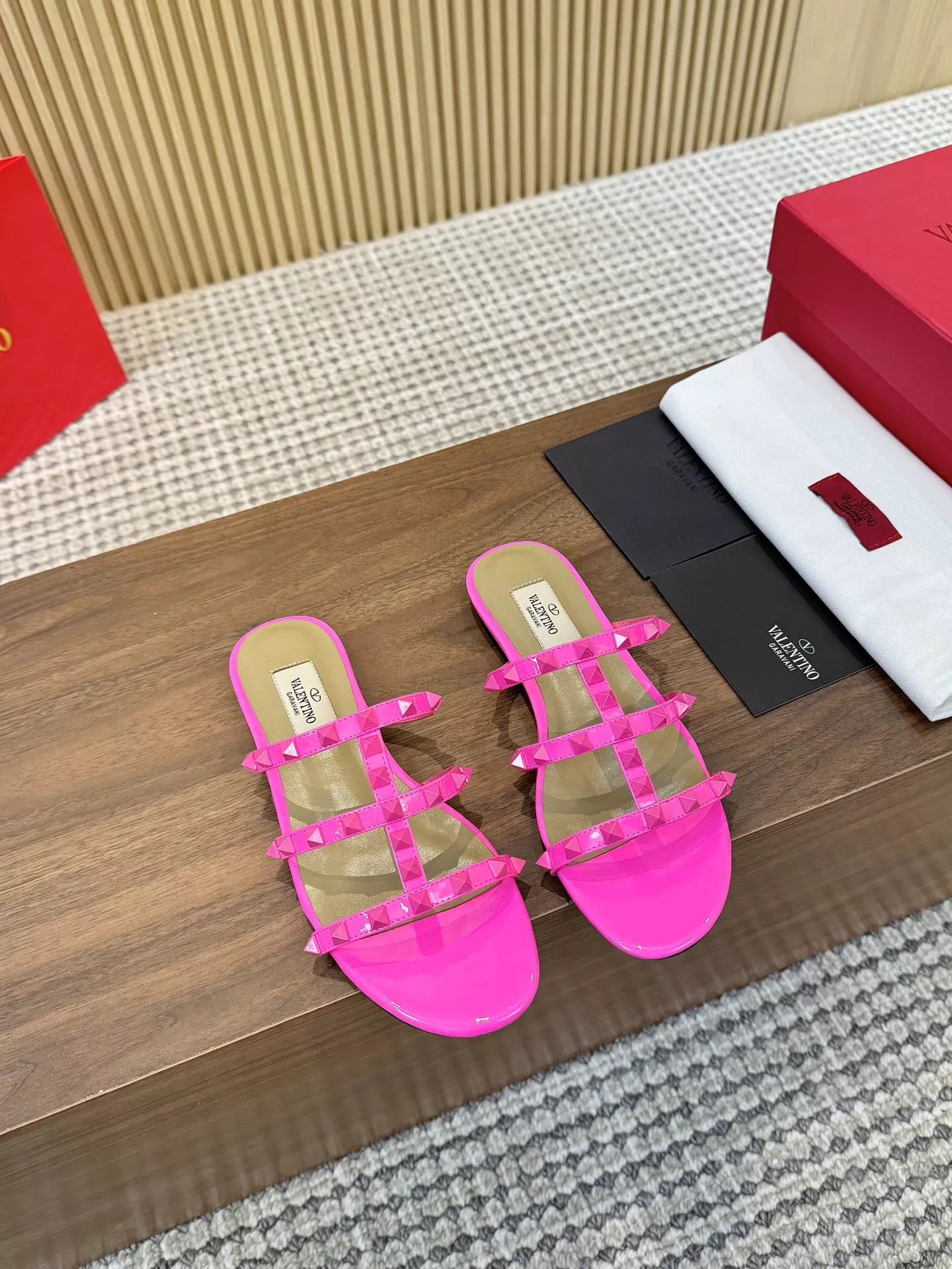 Functional 8270 Valentino Slippers For Women