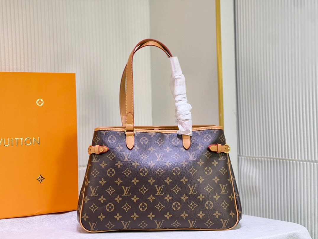 Functional 8326 Louis Vuitton AAA Quality Shoulder Bags For Women