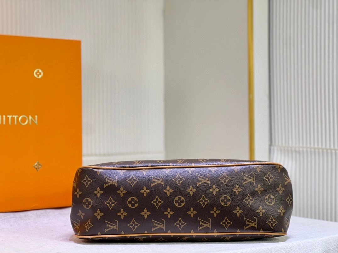 Functional 8326 Louis Vuitton AAA Quality Shoulder Bags For Women