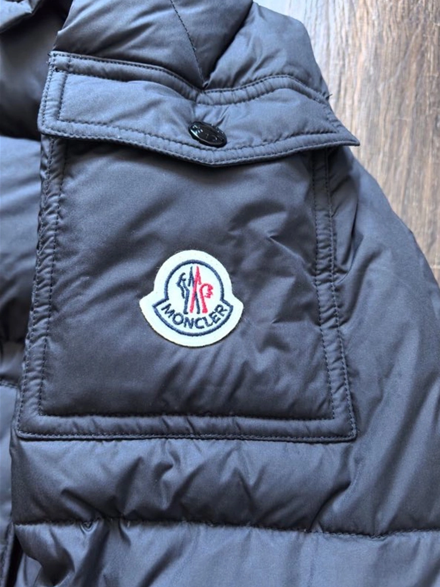 Functional 8335 Moncler Down Feather Coat Long Sleeved For Unisex