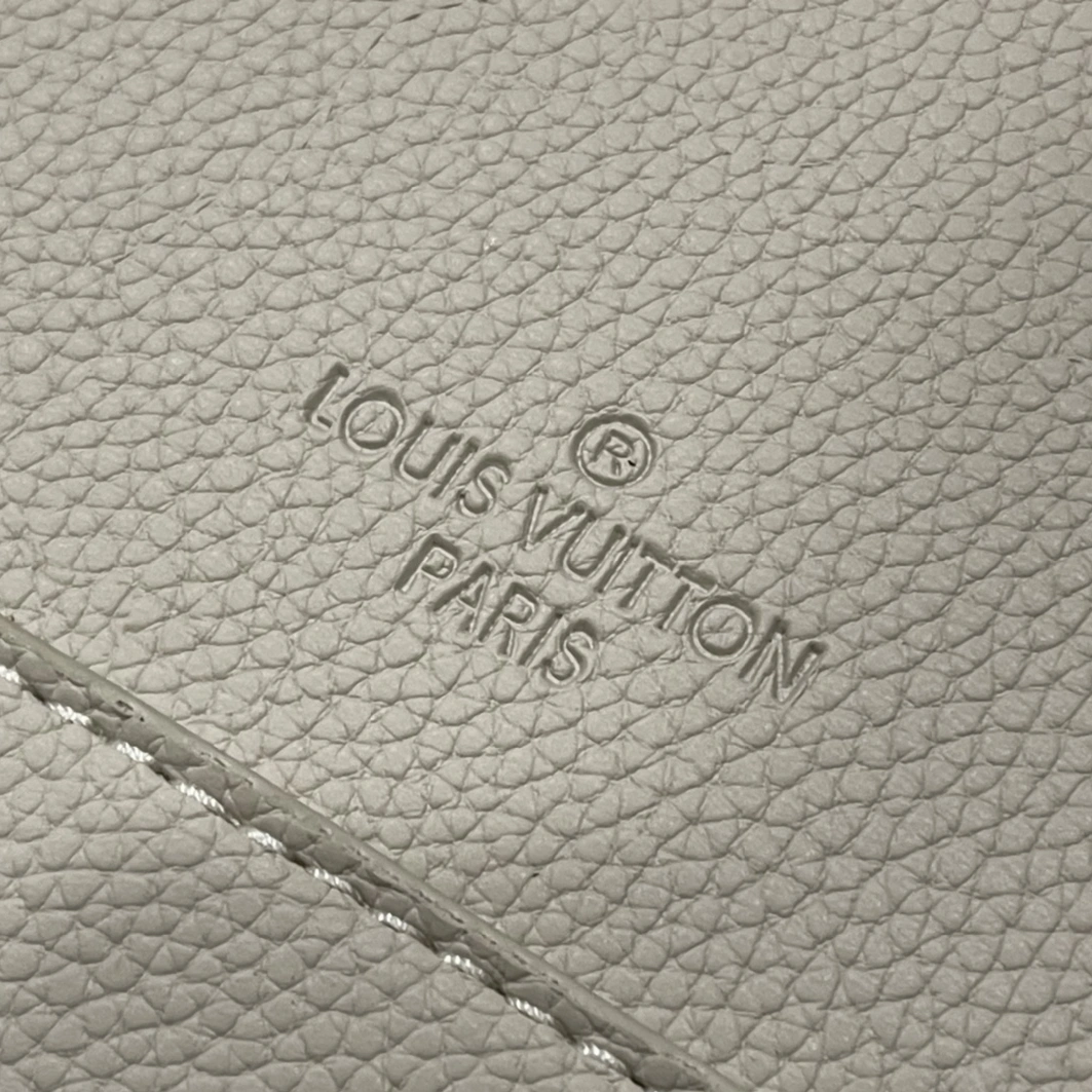 Functional 8632 Louis Vuitton AAA Man Messenger Bags