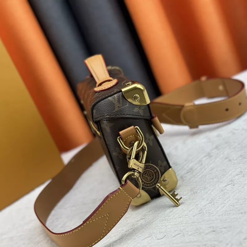 Functional 8897 Louis Vuitton AAA Quality Messenger Bags For Women