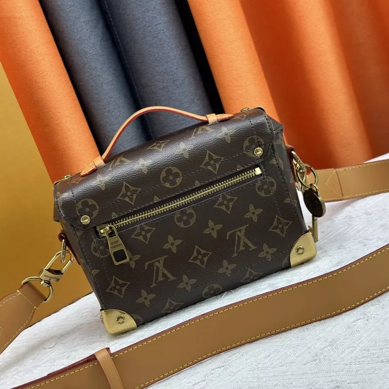 Functional 8897 Louis Vuitton AAA Quality Messenger Bags For Women