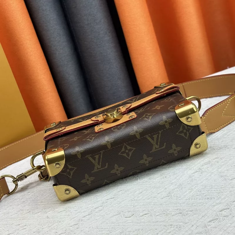 Functional 8897 Louis Vuitton AAA Quality Messenger Bags For Women