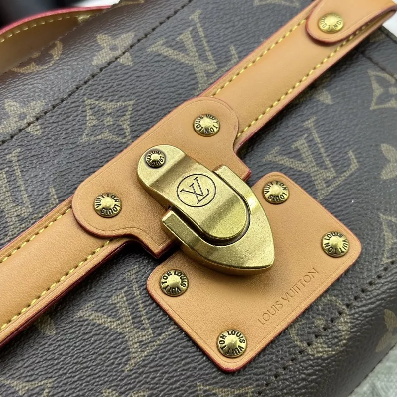 Functional 8897 Louis Vuitton AAA Quality Messenger Bags For Women