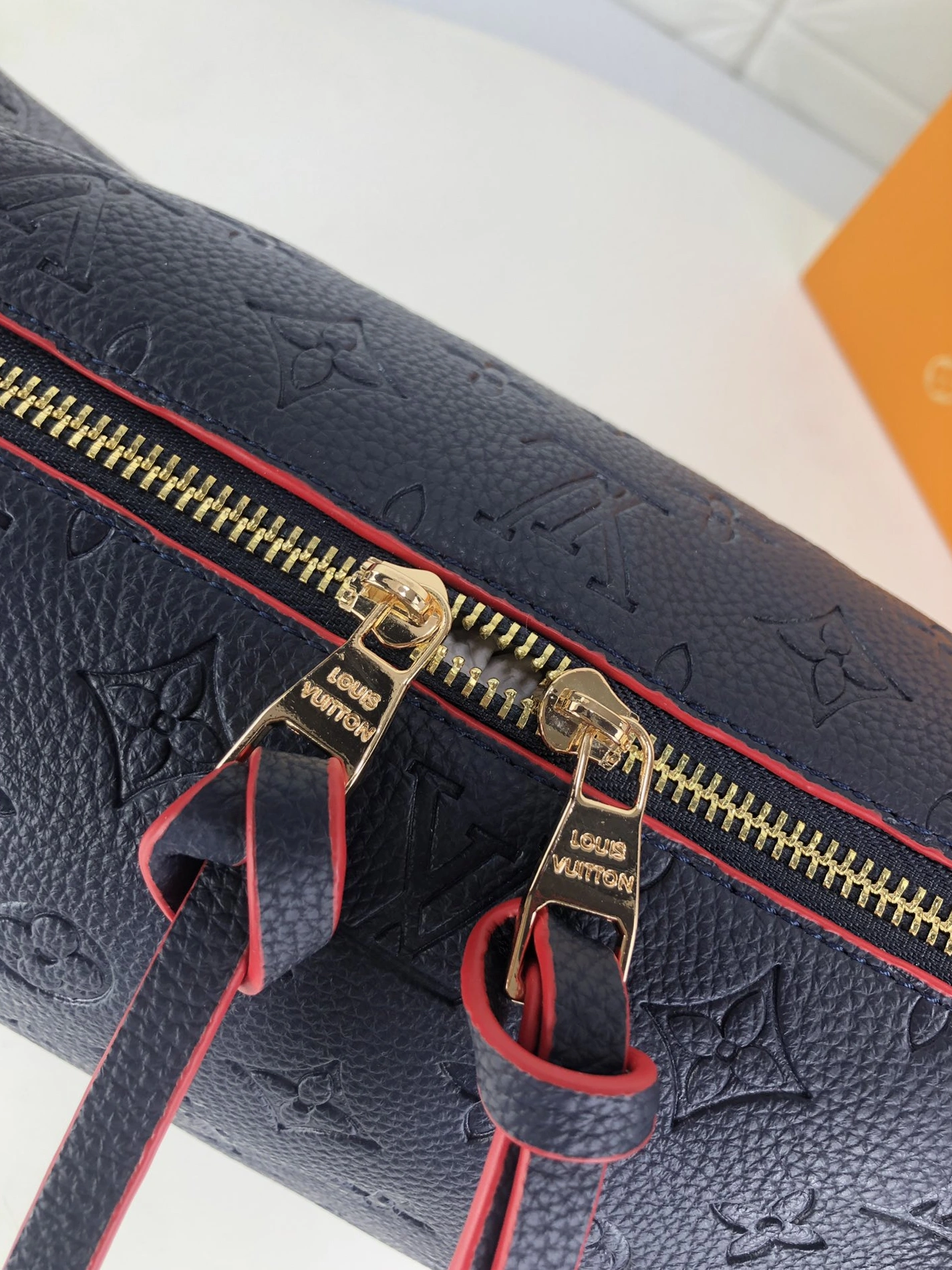 Functional 9339 Louis Vuitton AAA Quality Handbags For Women