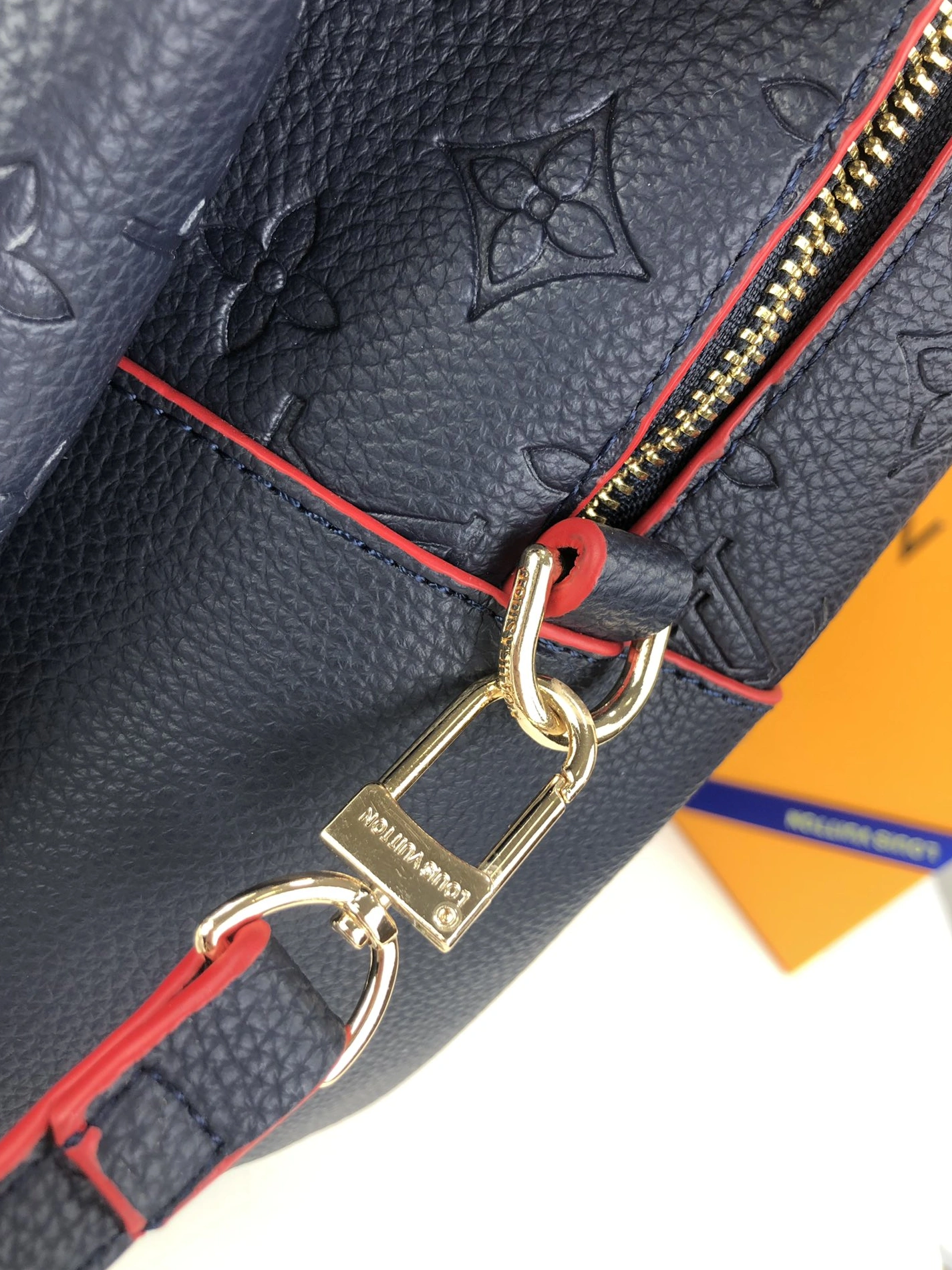 Functional 9339 Louis Vuitton AAA Quality Handbags For Women
