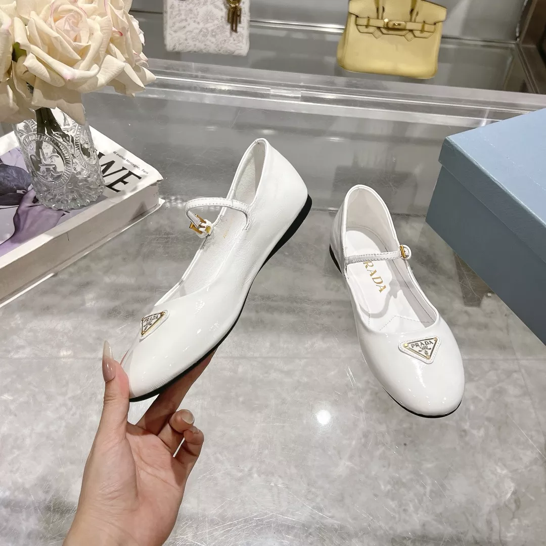 Functional 9360 Prada Flat Shoes For Women