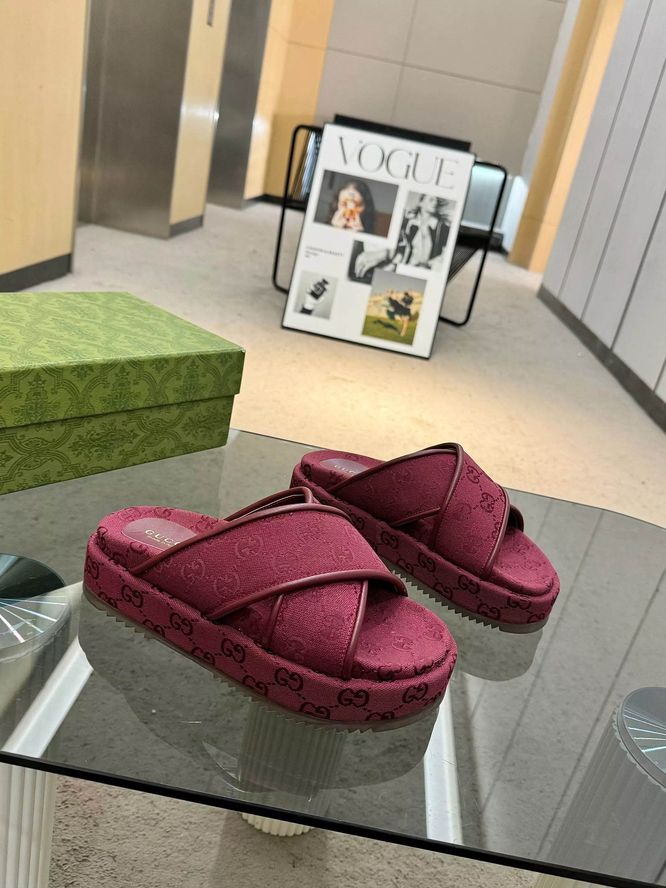 Functional 9431 Gucci Slippers For Women