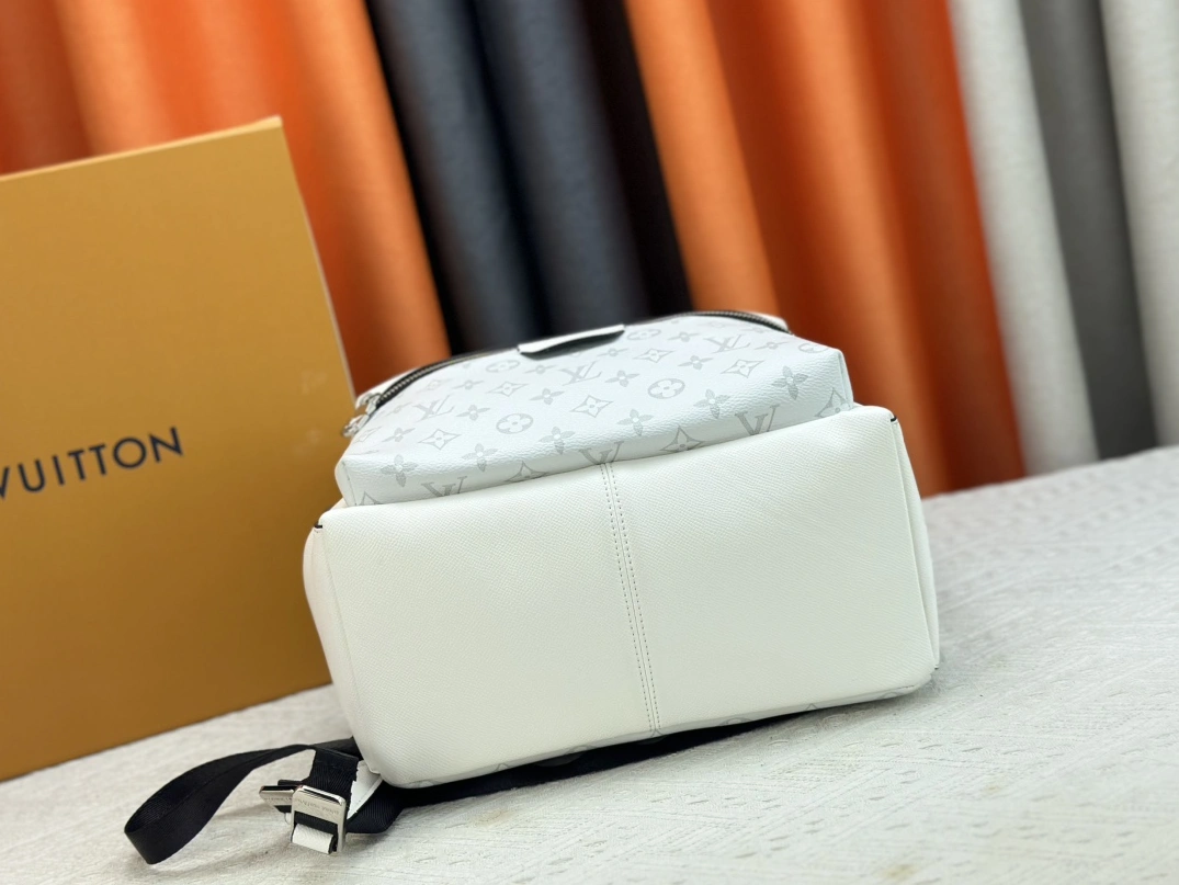 Functional 9455 Louis Vuitton AAA Quality Backpacks For Unisex