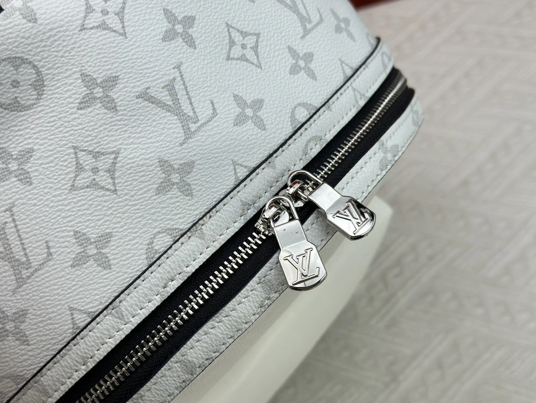 Functional 9455 Louis Vuitton AAA Quality Backpacks For Unisex