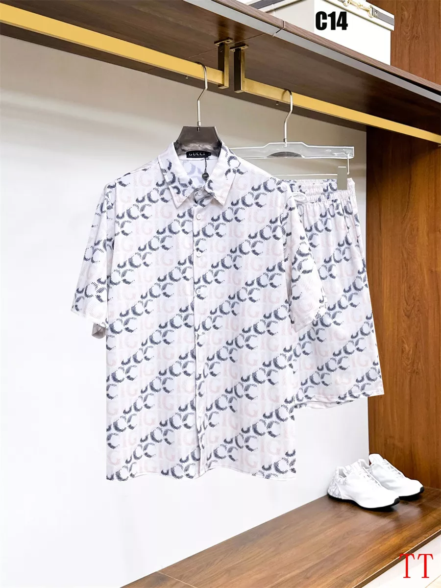 Functional 9496 Gucci Tracksuits Short Sleeved For Men