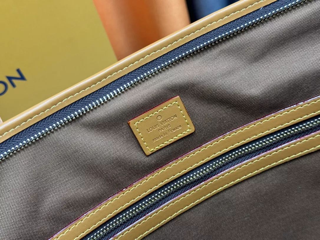 Functional 9534 Louis Vuitton AAA Quality Shoulder Bags For Women
