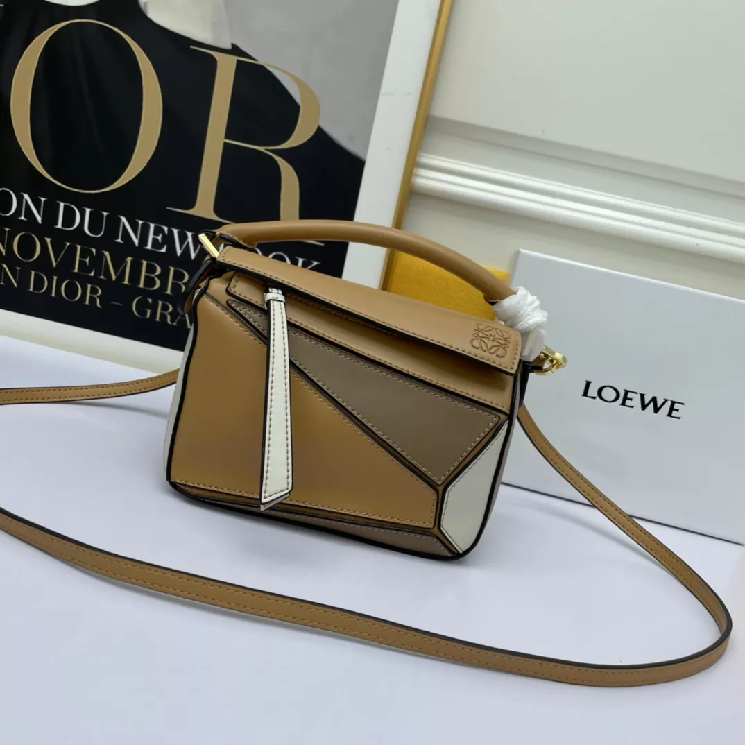 Functional 9571 LOEWE AAA Quality Messenger Bags For Women