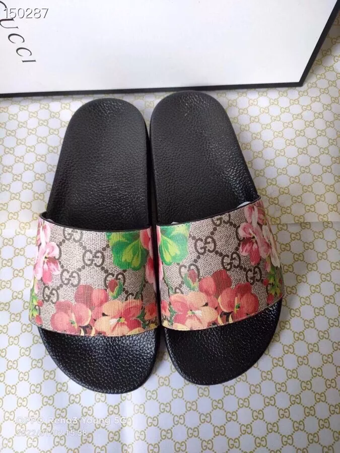 Functional 9573 Gucci Slippers For Men