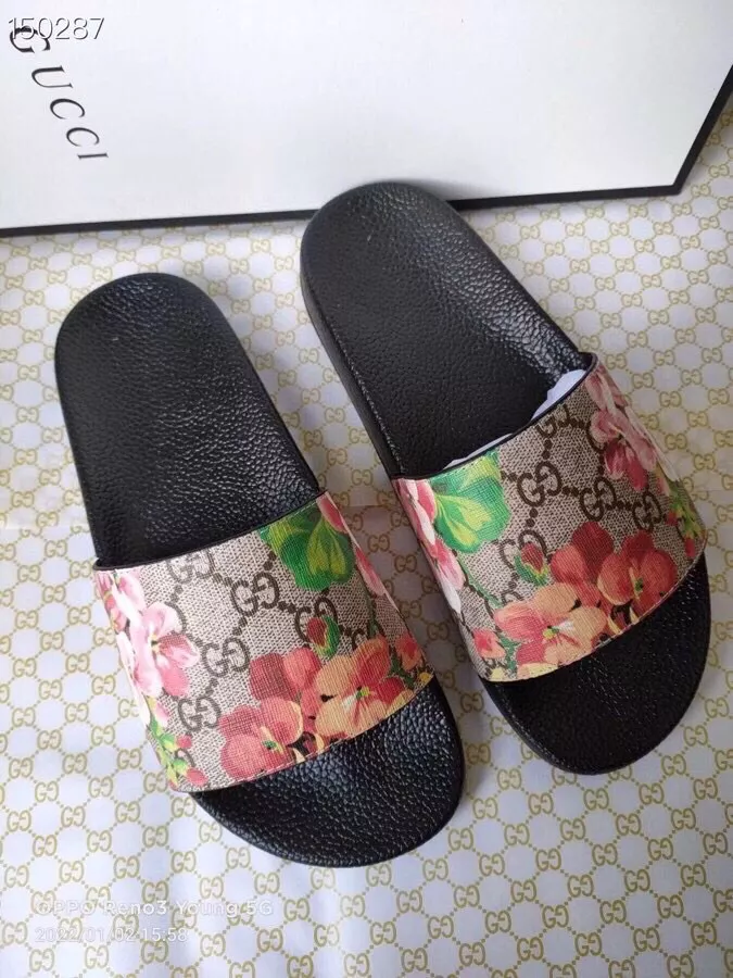 Functional 9573 Gucci Slippers For Men