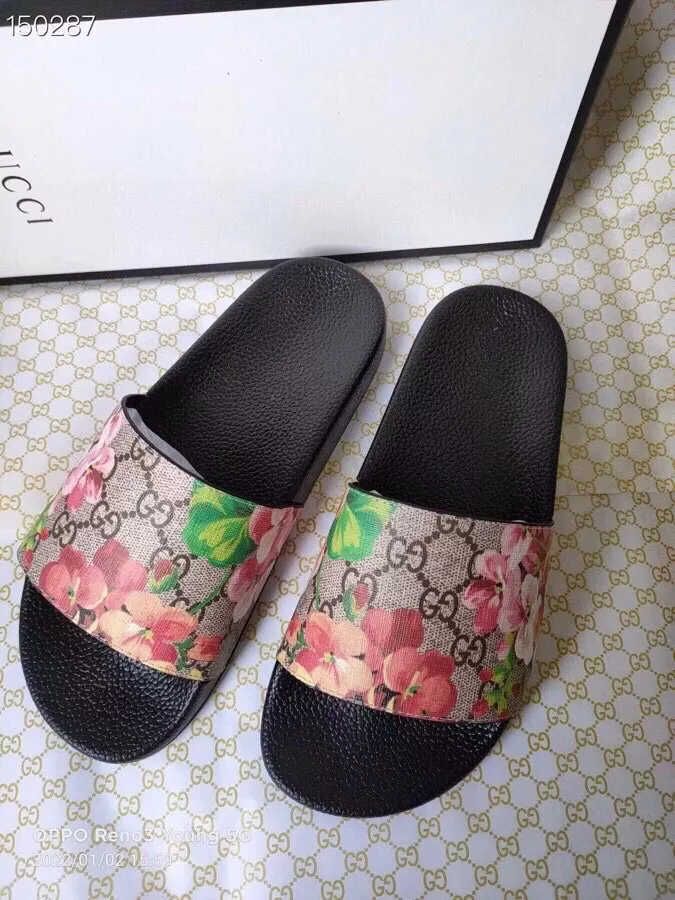 Functional 9573 Gucci Slippers For Men