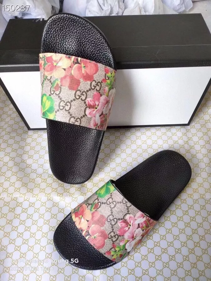 Functional 9573 Gucci Slippers For Men