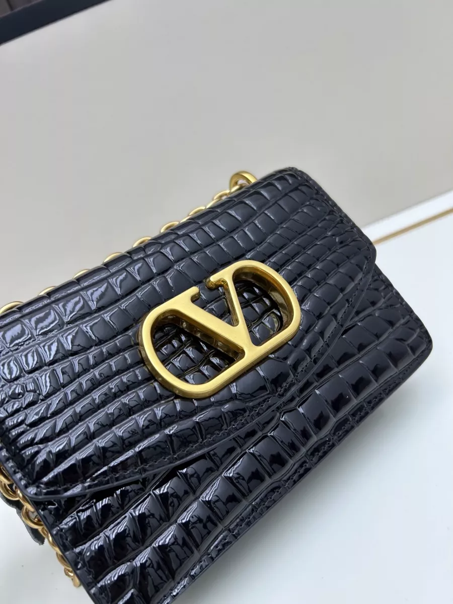 Functional 9712 Valentino AAA Quality Messenger Bags For Women