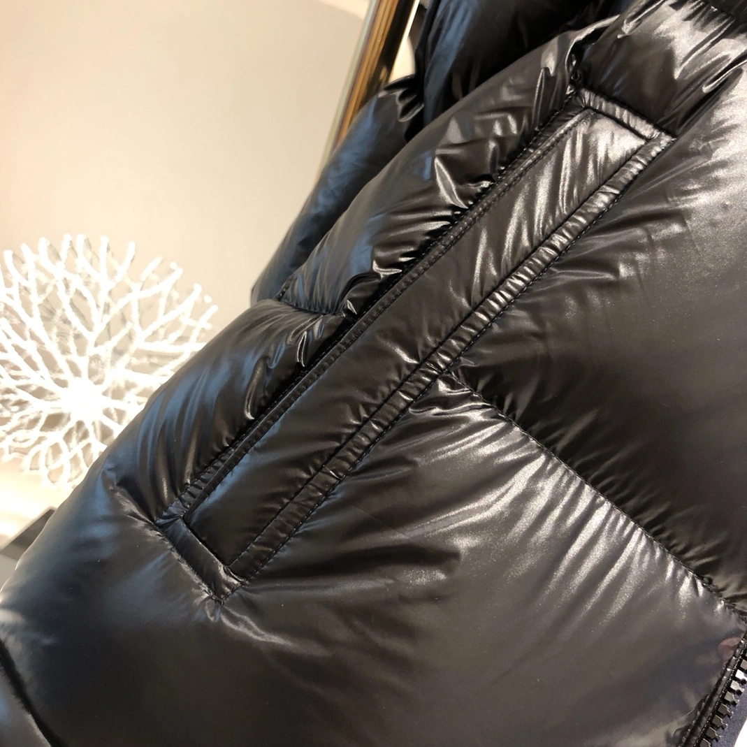Functional 9761 Moncler Down Feather Coat Long Sleeved For Unisex