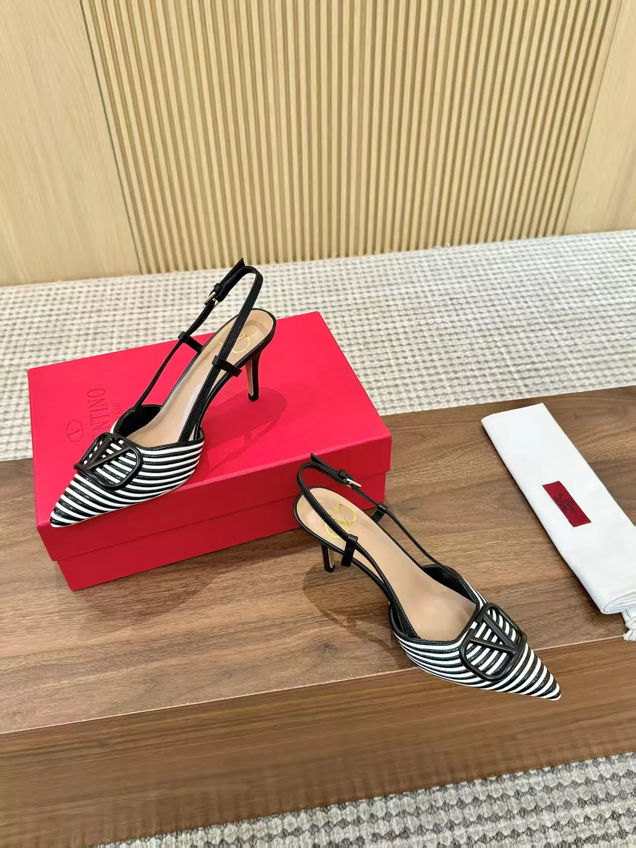Functional 9834 Valentino Sandal For Women