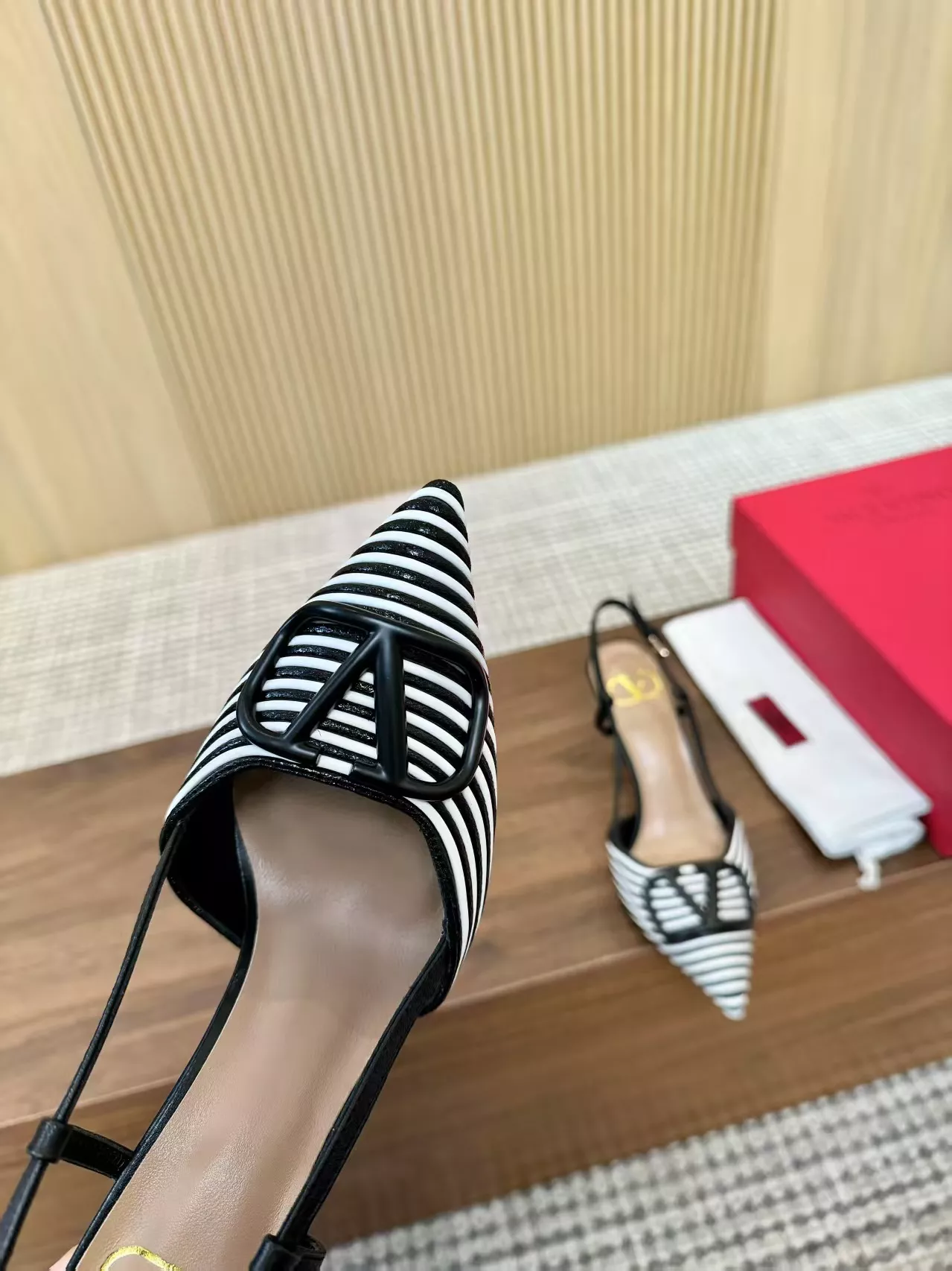 Functional 9834 Valentino Sandal For Women