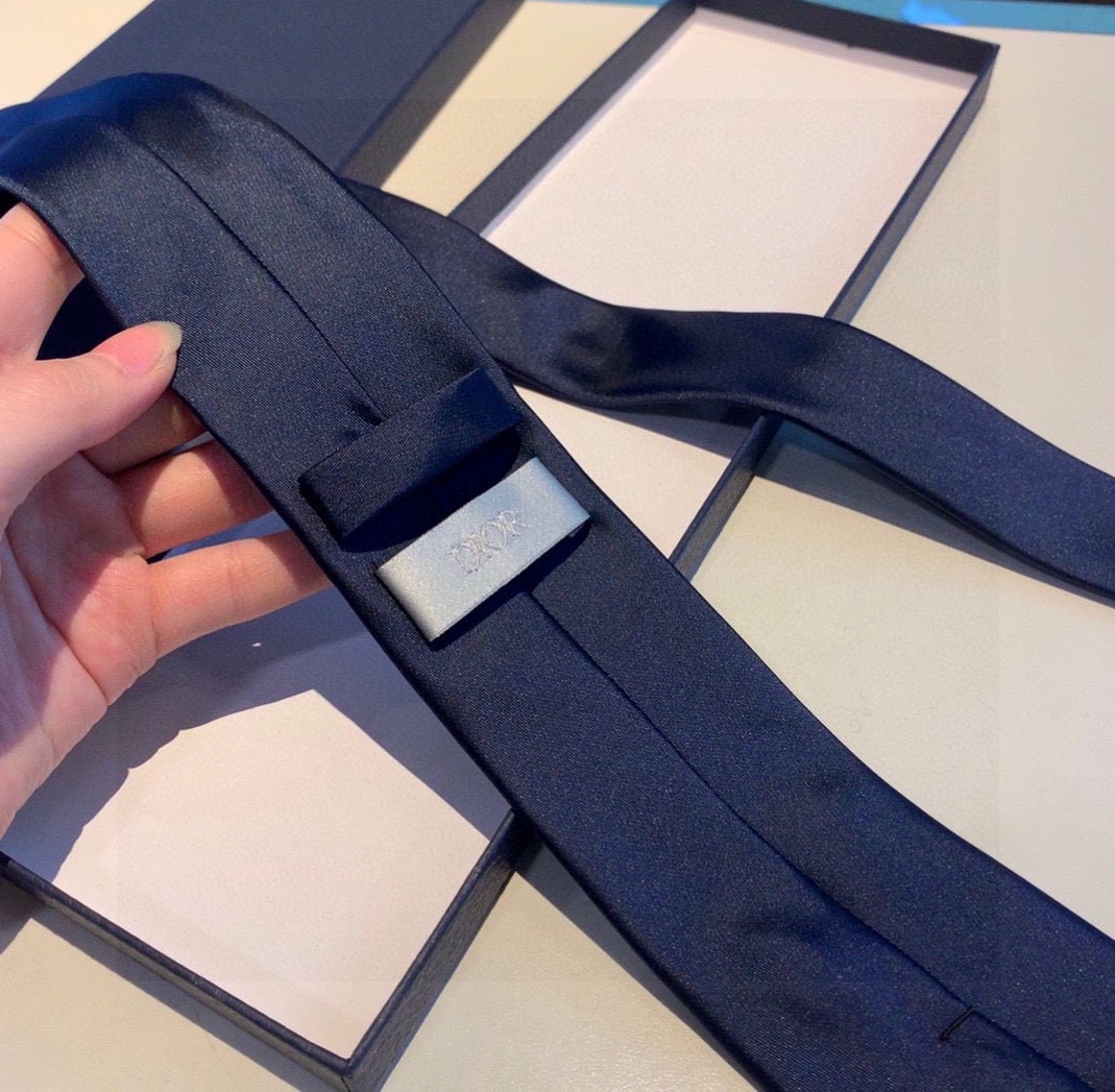 Functional 9974 Christian Dior Necktie For Men