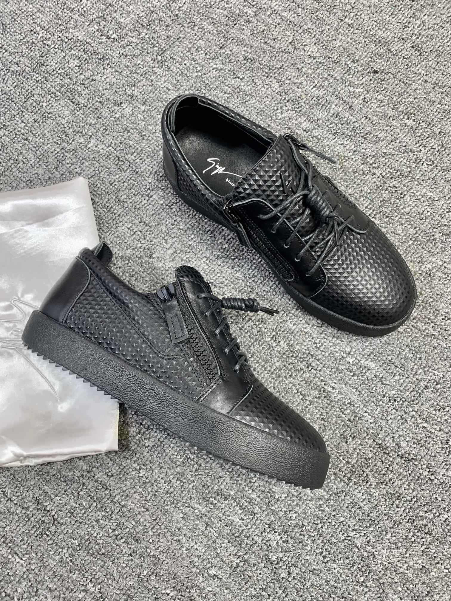 Giuseppe Zanotti Casual Shoes For Men Versatile 3570