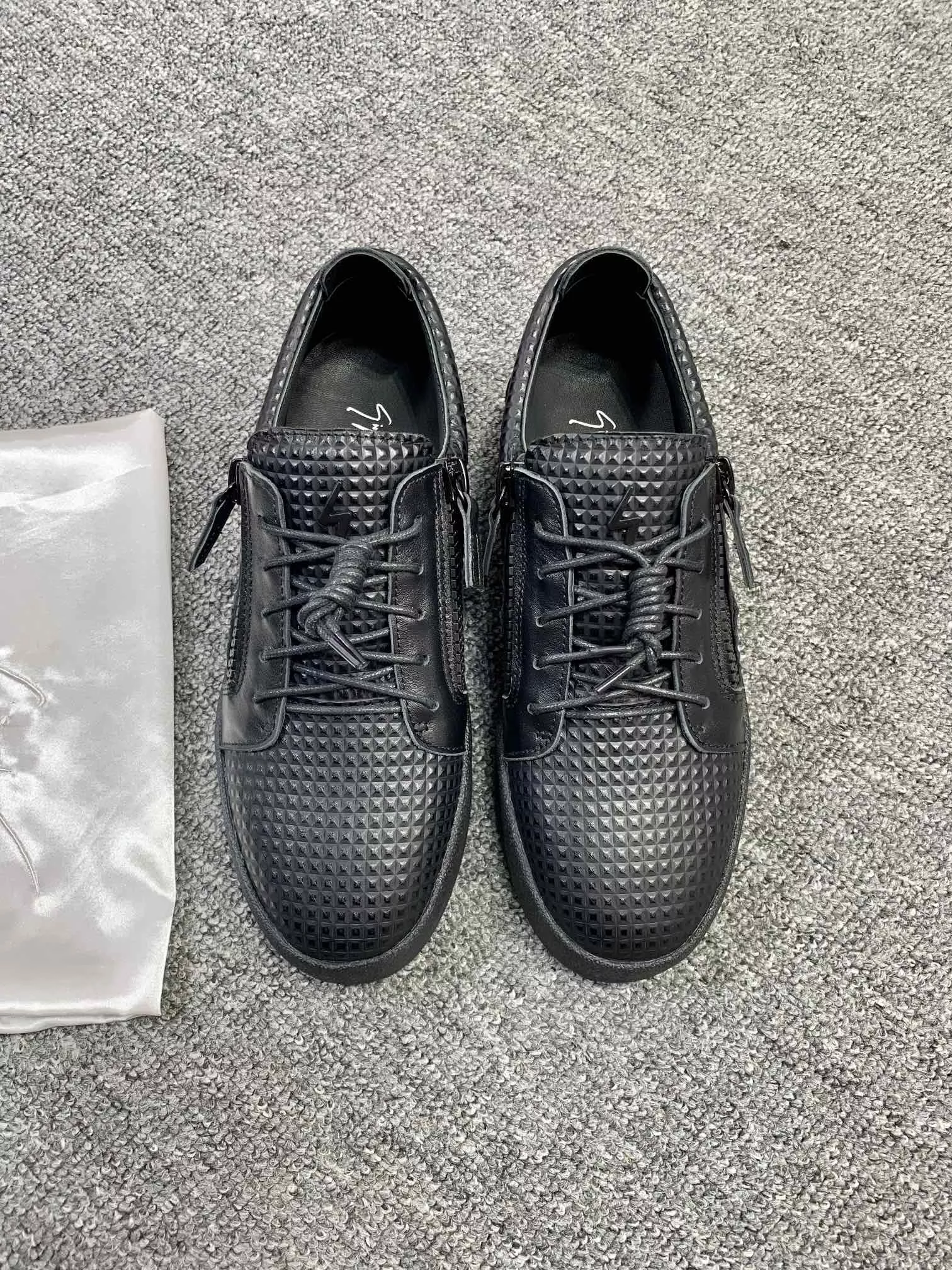 Giuseppe Zanotti Casual Shoes For Men Versatile 3570