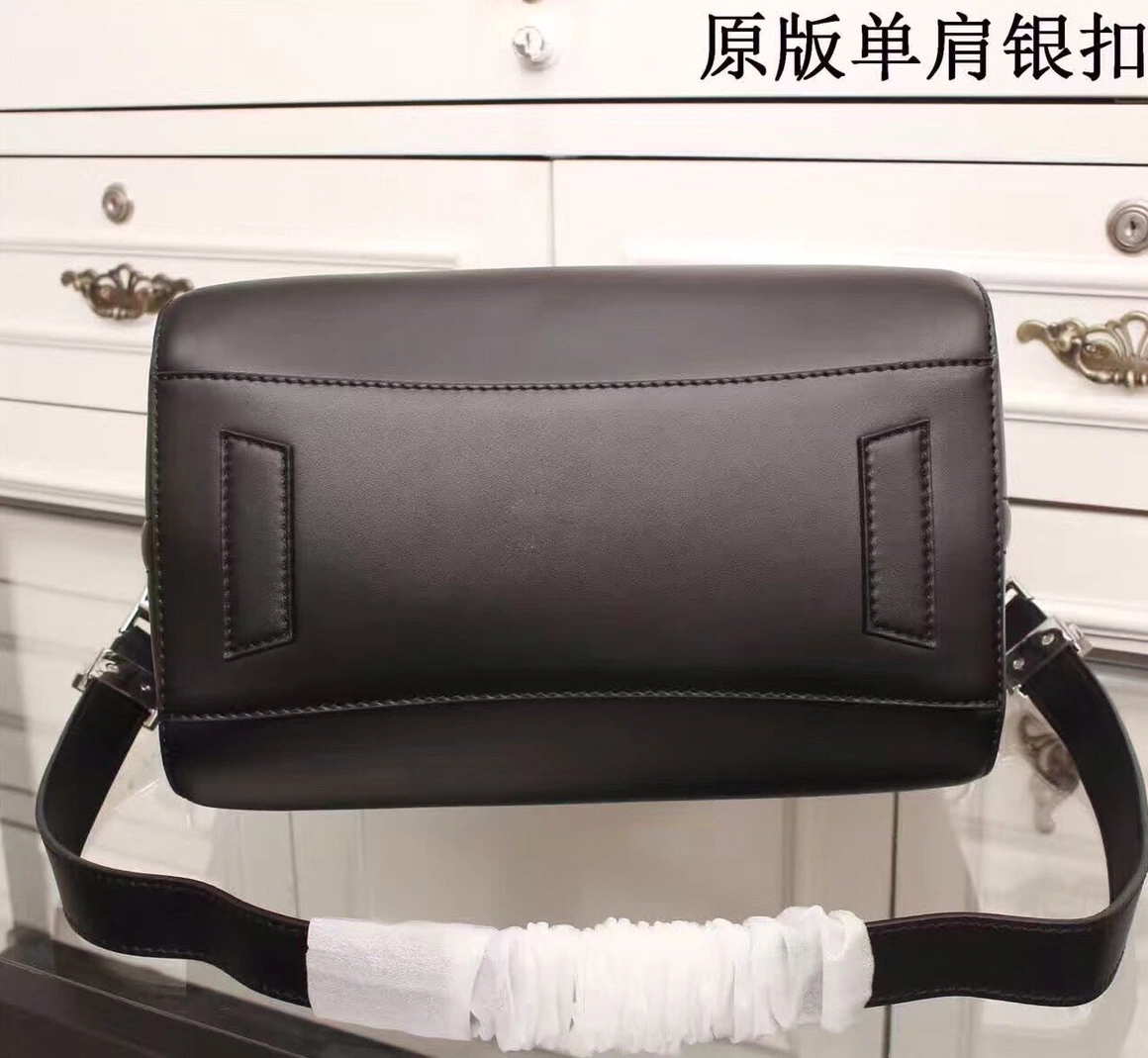 Givenchy AAA Quality Handbags DailyWear 4149
