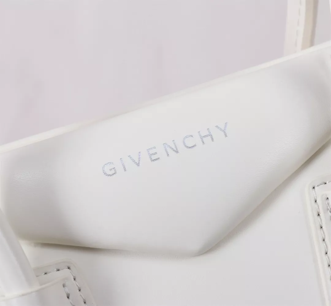 Givenchy AAA Quality Handbags For Women Affordable 2315