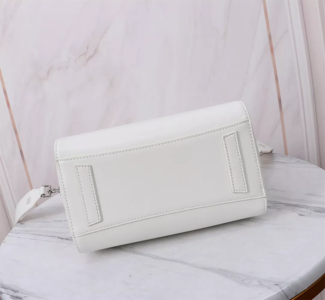 Givenchy AAA Quality Handbags For Women Affordable 2315